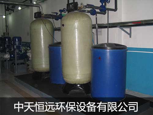 全自動(dòng)不銹鋼軟水器和玻璃鋼軟水器選購哪種比較好?(圖文) 全自動(dòng)不銹鋼軟水器和玻璃鋼軟水器選購哪種比較好?(圖文)